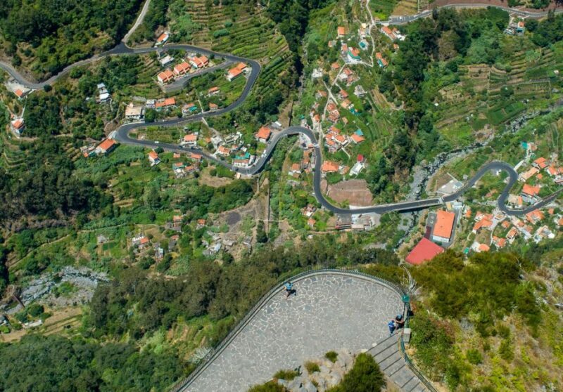 Madeira : Nun's Valleys and Pico Areeiro 4X4 Tour - A Scenic Start: Pick-up and Initial Views