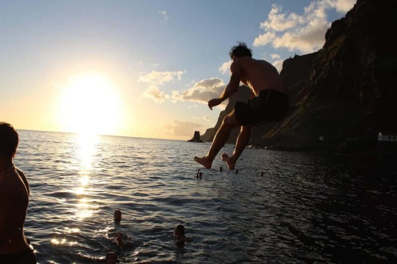 Madeira: Sunset Dinner Cruise - An In-Depth Look at the Madeira Sunset Dinner Cruise Experience