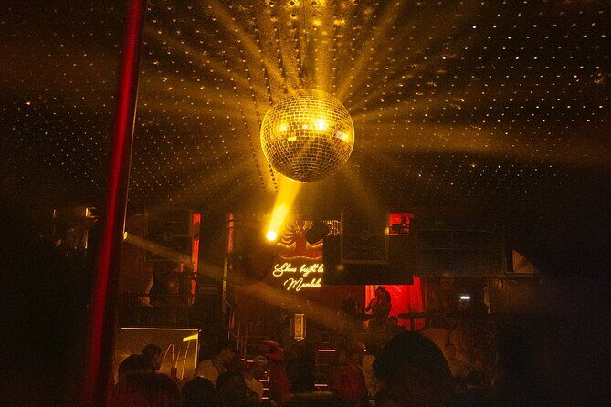 Madness tour bar crawl Playa del carmen open bar - Key Points