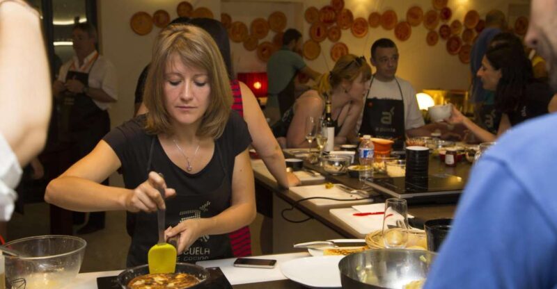 Madrid: 10 Tapas 2.5-Hour Cooking Class - Key Points
