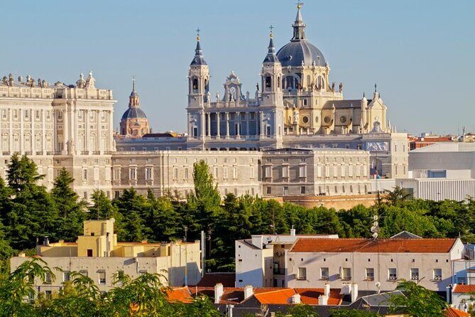 Madrid Airport MAD Round-Trip Private Transfer in Luxury Van - FAQ