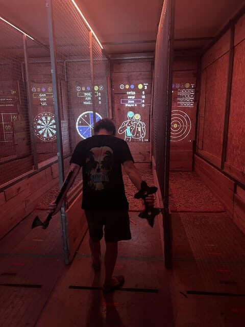 Madrid Atocha : Interactive Axe Throwing 1h - Key Points