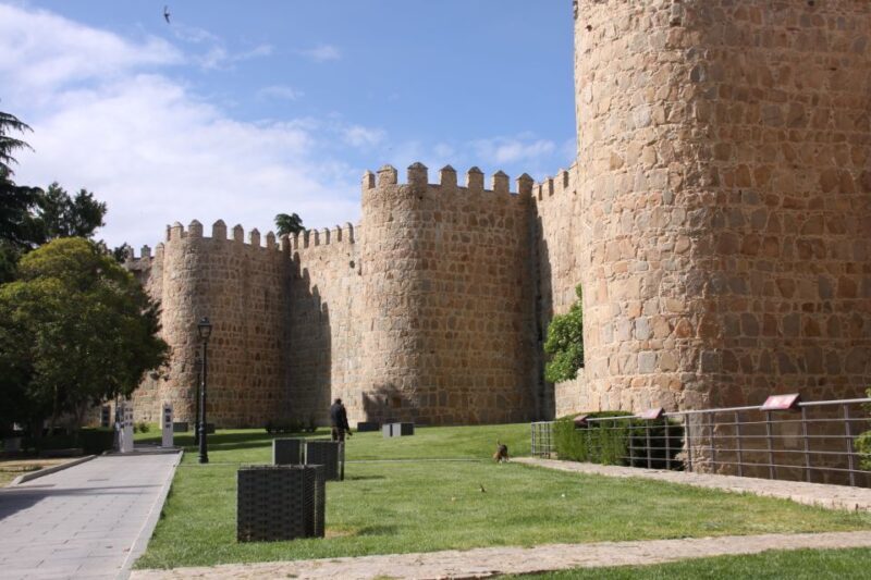 Madrid: Avila and Segovia Day Trip with Tickets to Monuments - Who This Tour Is Best For