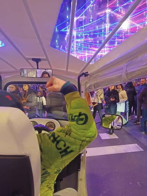 Madrid: "Christmas Tuk Tuk. Luxury Lights and Joy Ride" - Key Points