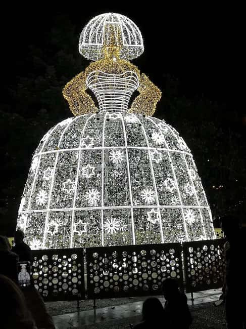 Madrid City Highlights Tuk-Tuk Tour w/pick up included! - Key Points