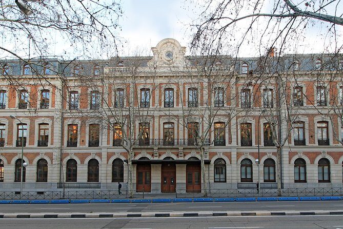 Madrid Customizable Private Tour with Hotel Pick up - FAQs