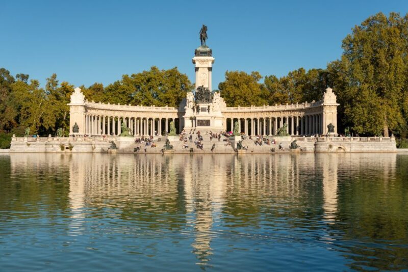 Madrid: El Retiro Park Self-Guided Audio Tour - The Experience: Walking and Learning at Your Own Pace