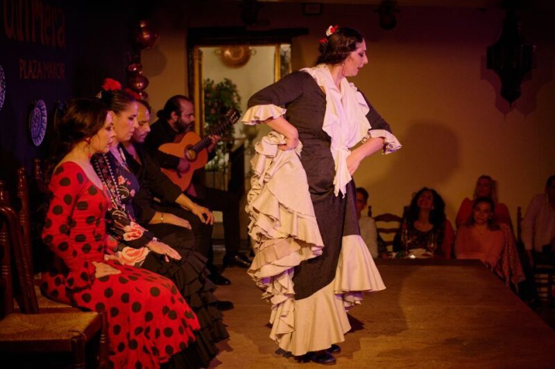 Madrid: Flamenco Show La Quimera with Drinks & Dinner Option - Key Points