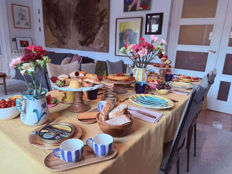 Madrid: Gourmet Spanish Brunch in Hidden Private Art Gallery - Key Points