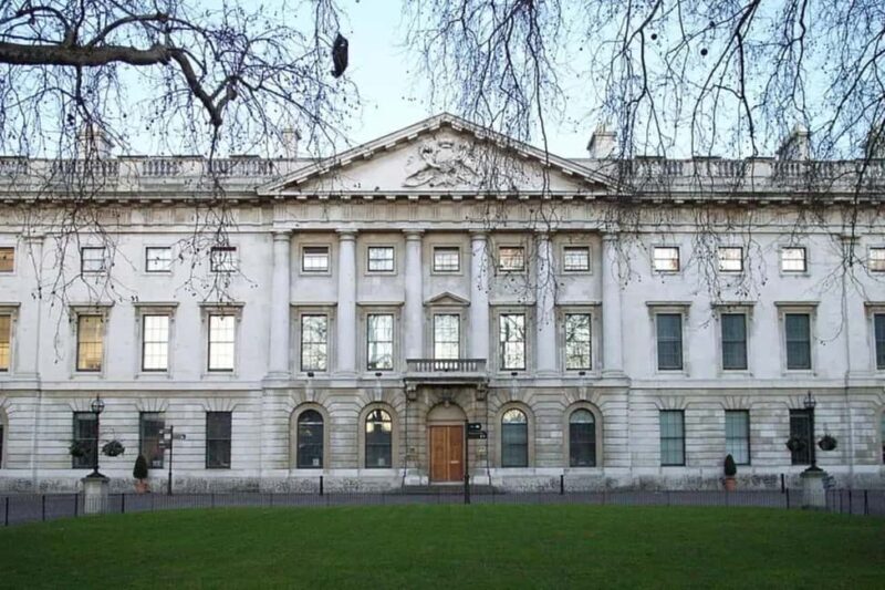 Madrid: La Casa de Papel Filming Locations Walking Tour - Who Will Enjoy This Tour?