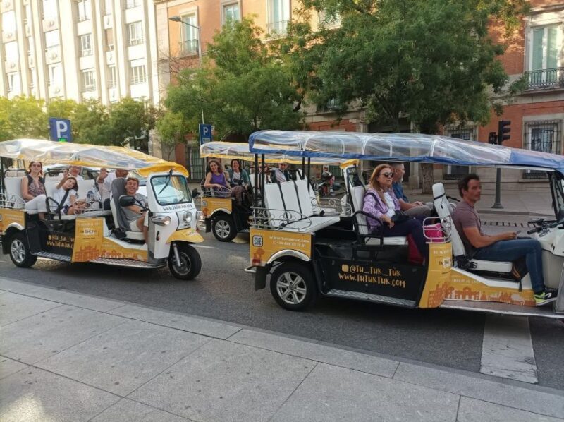 Madrid: Modern tour with Private guide in yellow tuk tuk - Key Points