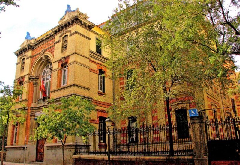 Madrid: Off The Beaten Path Private Walking Tour - Exploring Madrid Off the Beaten Path: What to Expect