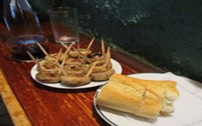 Madrid: Old Madrid Walking Food and Wine Tour - Exploring Madrid Through Flavors and Streets