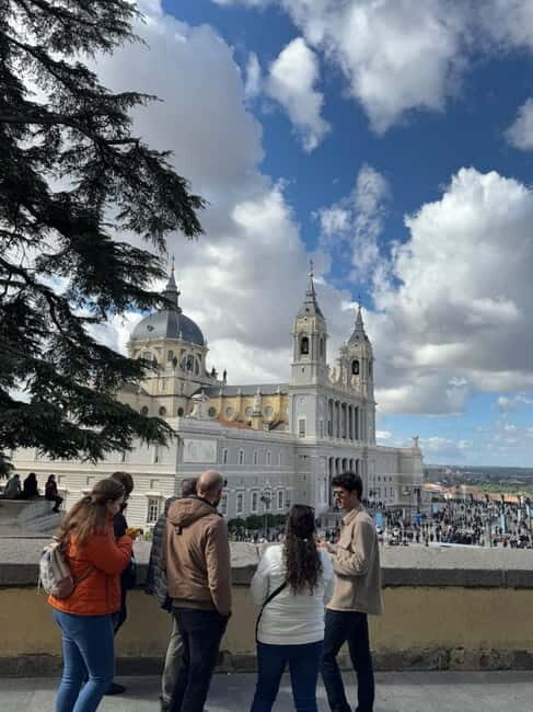 Madrid: Old Town Tour with Tapas Break - FAQs
