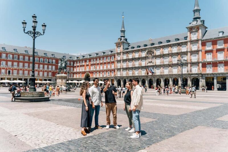 Madrid: Old Town Walking Tour and Royal Palace - Key Points