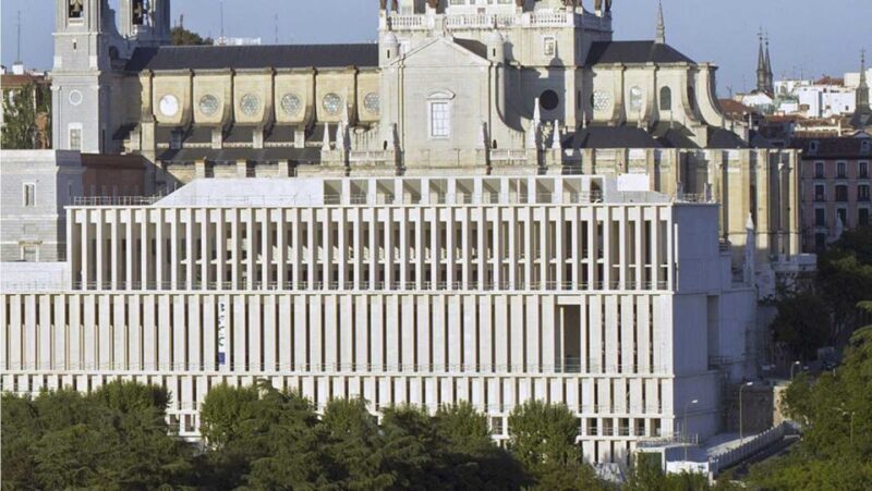 Madrid: Private guided tour of New Royal Collections Gallery - Key Points