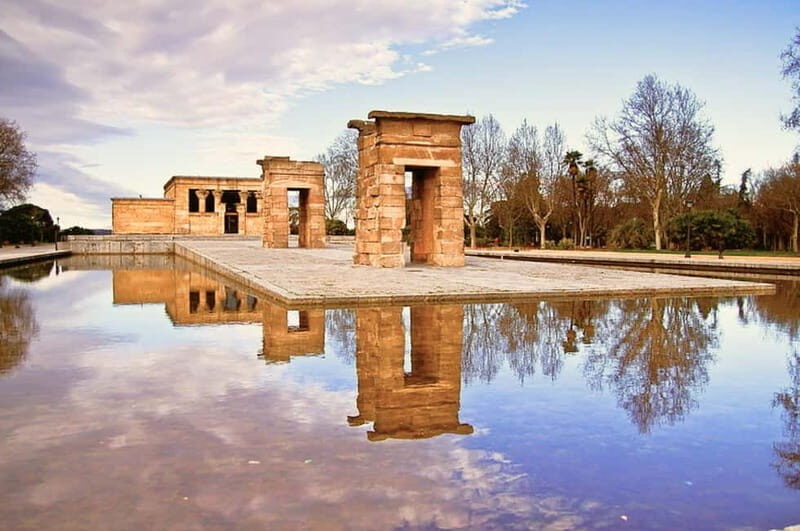 Madrid: Private Highlights Walking Tour with Rooftop Stop - What to Expect During the Walk