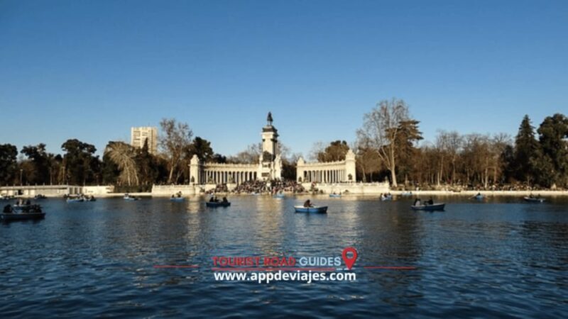 Madrid: Private Walking Tour 4 hours with Royal Palace - What Makes This Tour Stand Out?