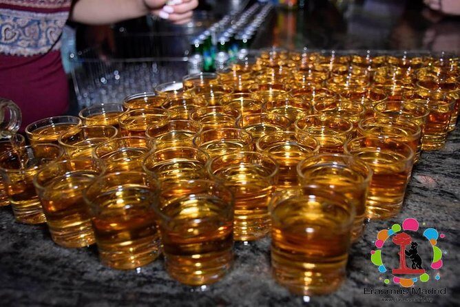 Madrid Pub Crawl Wild Night :International Party People - An Honest Look at the Madrid Pub Crawl Experience
