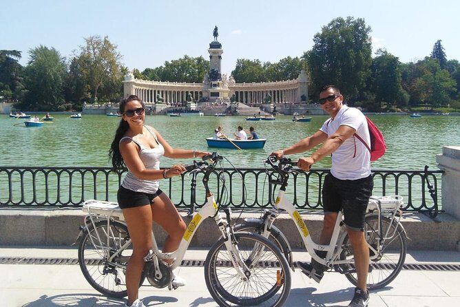 Madrid Retiro Park and Literary Quarter by Bike - Neighborhoods and Expositions