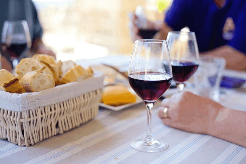 Madrid: Retiro Park Guided Tour and Tapas Tasting - Highlights of the Park