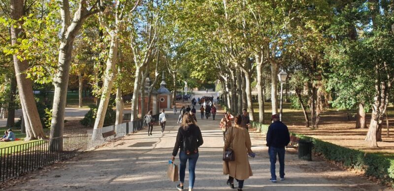 Madrid: Retiro Park Guided Tour with a Photographer - The Sum Up