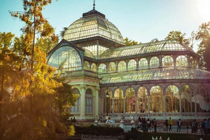 Madrid: Retiro Park Guided Walking Tour with Gourmet Tapas - A Detailed Look at the Retiro Park & Gourmet Tapas Tour