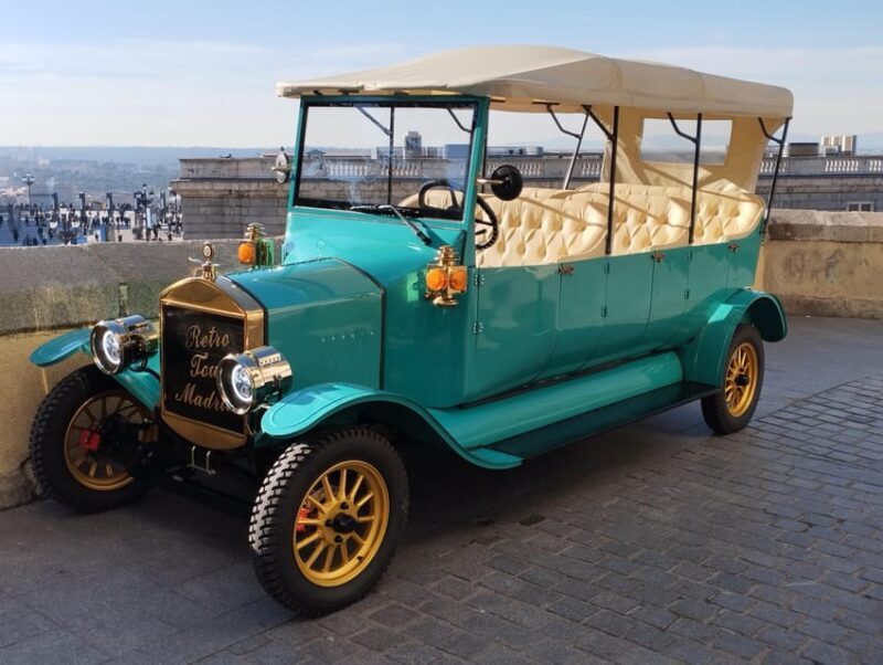 Madrid Retro Tour 120 min, old town, modern Madrid + surprise destination - Key Points