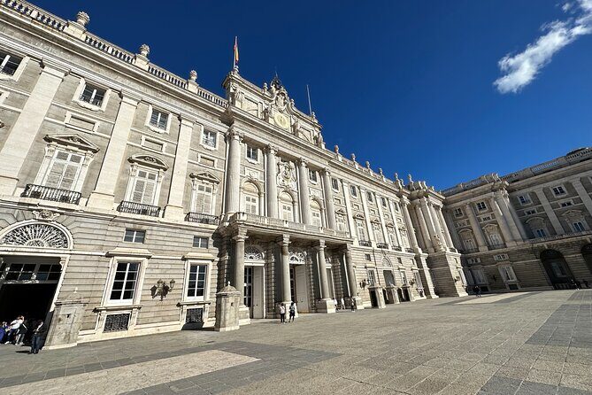 Madrid Royal Palace Private Guided Tour - The Experience of the Guide