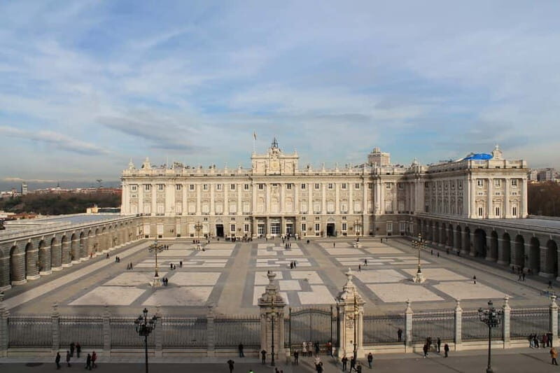 Madrid: Royal Palace Private Tour with Tickets - Key Points