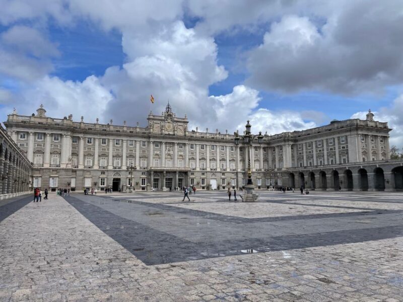 Madrid: Royal Palace tour - semi private or private - Key Points