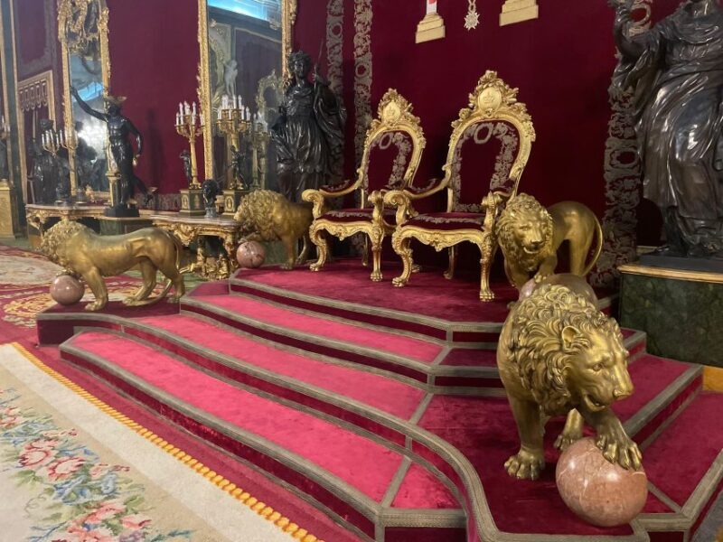 Madrid: Royal Palace tour - semi private or private - FAQ