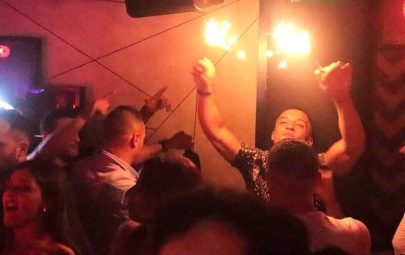 Madrid: Top Pub Crawl with Drinks and Free Nightclub Entry - Who Should Consider This Tour?