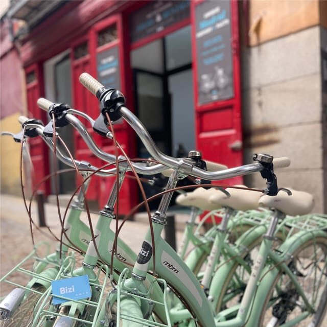 Madrid: Vintage Bike Rental with Tourist Map - FAQ