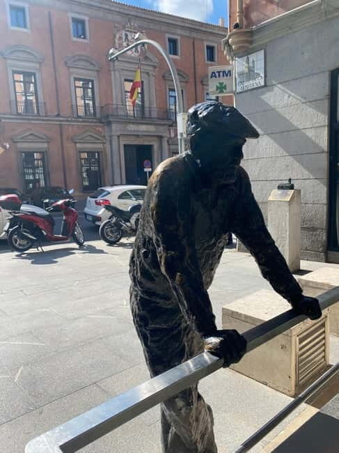 Madrid: walk through the Barrio de los Austrias with the option of visiting the Prado Museum - Key Points