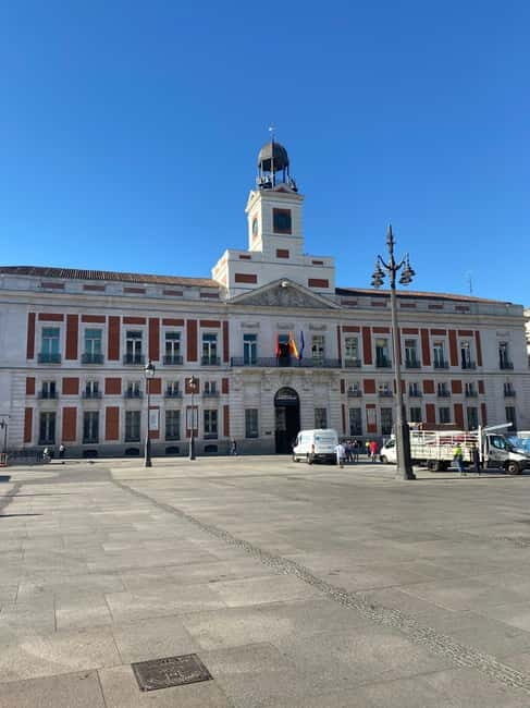 Madrid: walk through the Barrio de los Austrias with the option of visiting the Prado Museum - Who Should Consider This Tour?