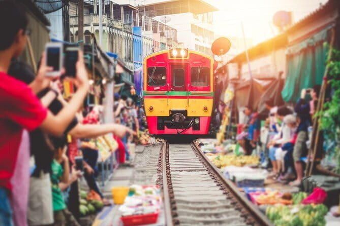 Maeklong Railway and Damnoen Saduak Floating Market Tour - Practical Details and What You Can Expect