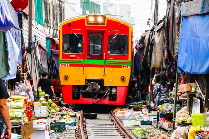 Maeklong Railway Market and Damnoen Saduak Floating Market Tour From Bangkok - Detailed Review of the Tour Experience