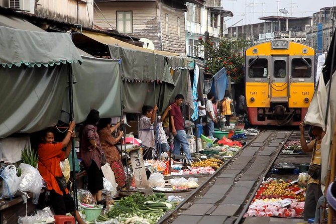 Maeklong Railway Market & Damnoensaduak Floating Market Tour (SHA Plus) - Key Points