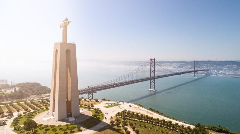 Magic City: Discovering Lisbon and its surroundings - An Introduction to Lisbons Magic