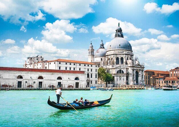 Magical Gondola Journey: Explore Venice's Grand Canal in Style! - A Deep Dive into the Experience