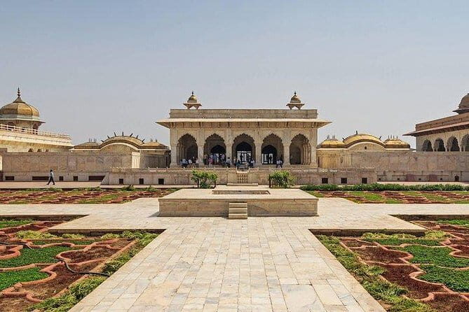 Magnetic Taj Mahal Same Day Tour by Car from Delhi - The Experience in Detail
