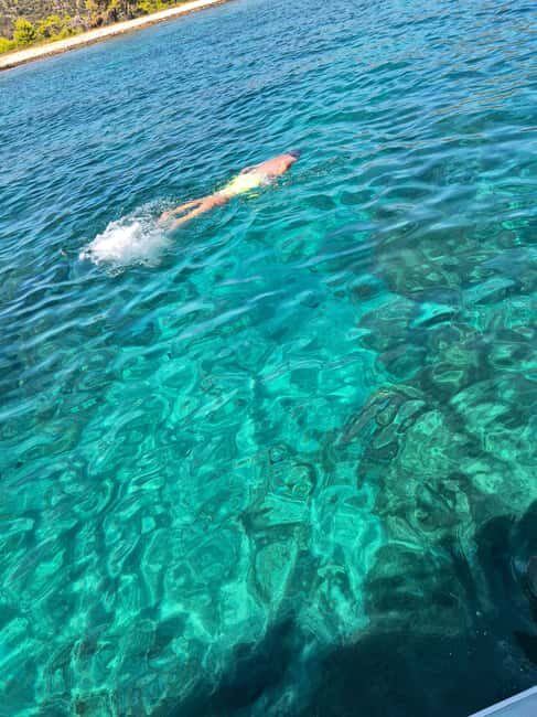 Magnific blue lagoon,speed boat towels included - FAQ