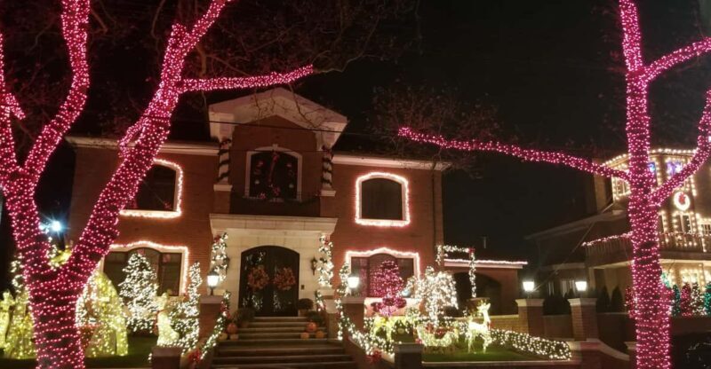 Magnificent Christmas Lights Tour of Dyker Heights Brooklyn - Authentic Insights from Reviews