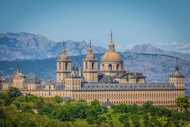 Magnificent El Escorial and Unique Segovia - The Experience from the Reviews
