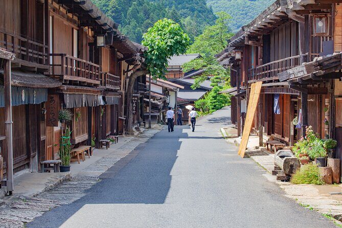Magome & Tsumago Nakasendo Trail Day Hike with Government-Licensed Guide - Detailed Breakdown of the Itinerary