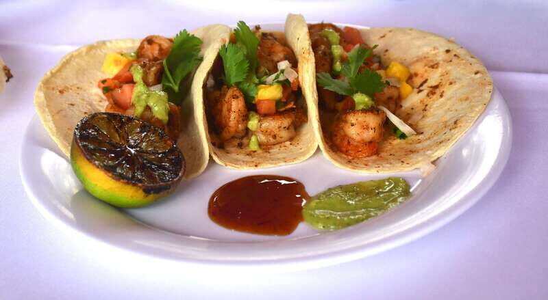 Mahahual: Chacchoben Mayan Ruins and Seven Color Lagoon Trip - Transportation and Comfort