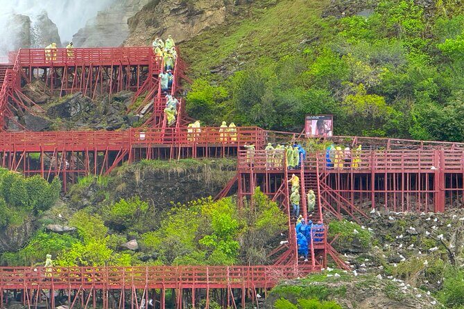 Maid of the Mist Boat and Cave of the Winds with Hotel pickup USA - Who Will Love This Tour?