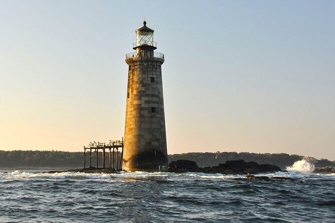 Maine Fall Foliage Private Lobster Boat Cruise with Local Drinks - Key Points