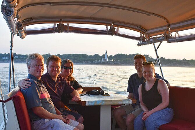 Maine Fall Foliage Private Lobster Boat Cruise with Local Drinks - Who Should Book This Tour?